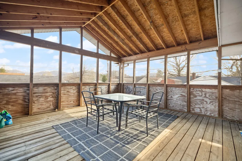 224 Circle Drive Morehead KY 40351