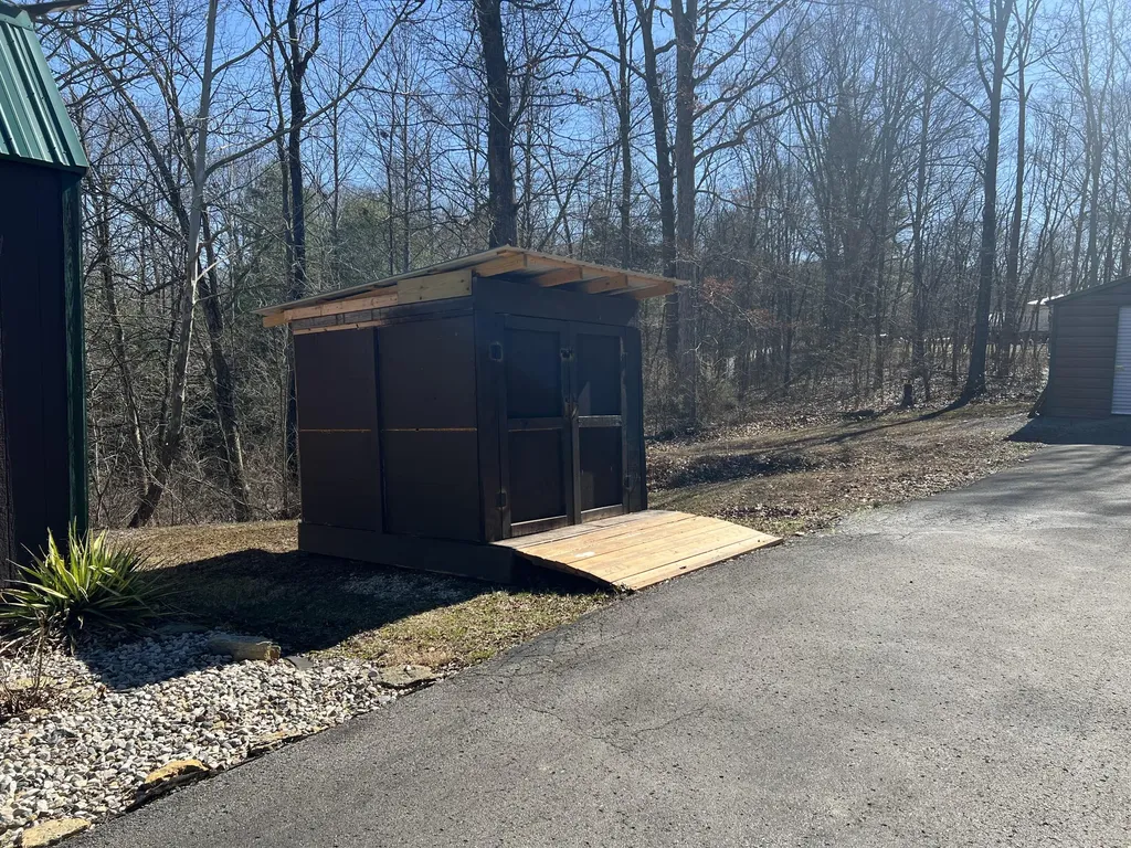 215 Old Log Lick Road Winchester KY 40391