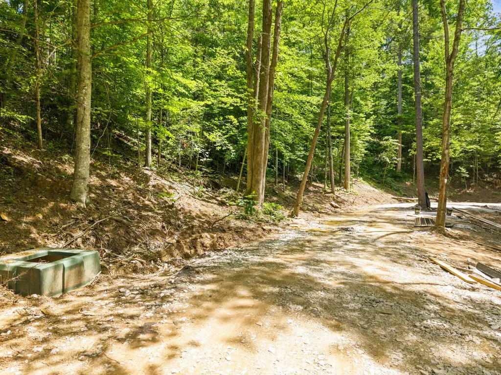 131 High Ridge Road Campton KY 41301
