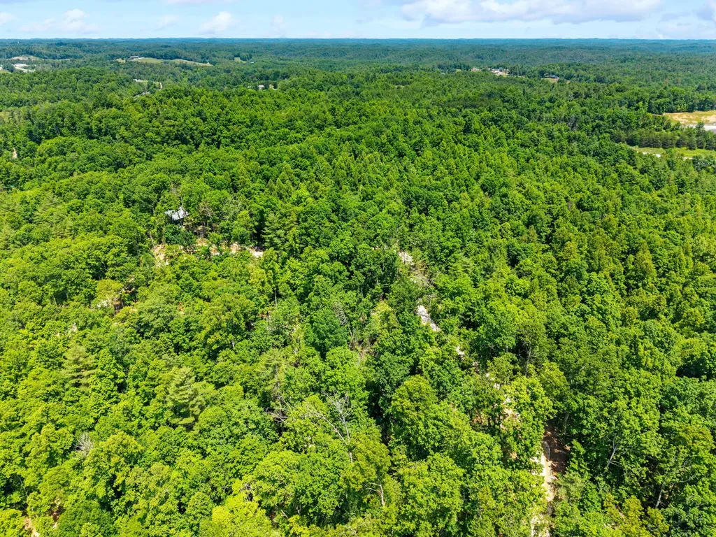 131 High Ridge Road Campton KY 41301