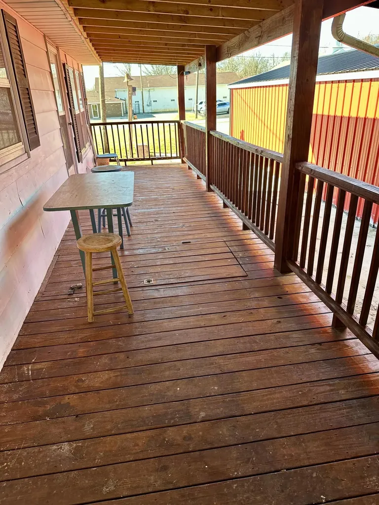 556 W Columbia Avenue Monticello KY 42633