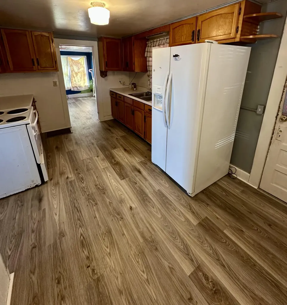 556 W Columbia Avenue Monticello KY 42633