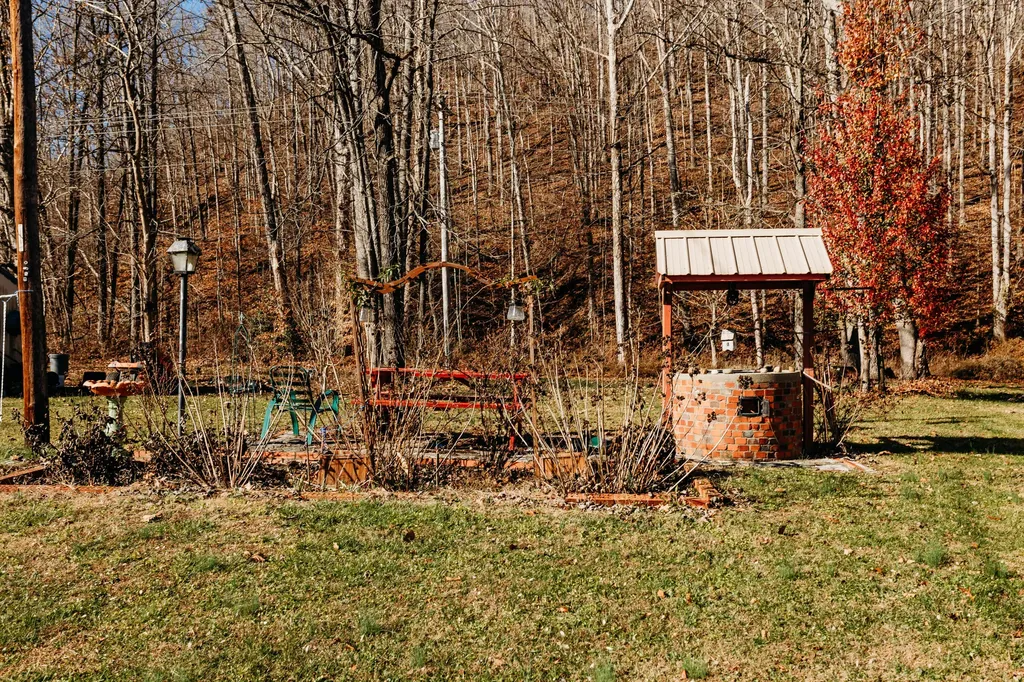 1057 Ky-36 Highway Frenchburg KY 40322