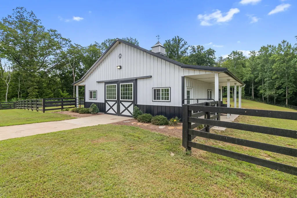 960 Jack Rakes Road Bradfordsville KY 40009