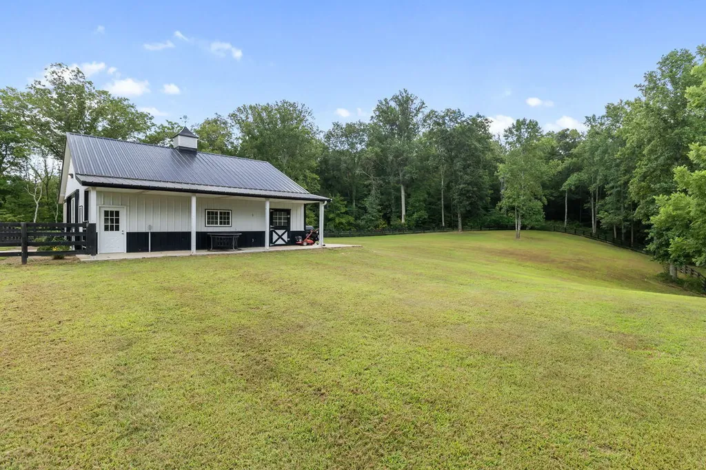 960 Jack Rakes Road Bradfordsville KY 40009