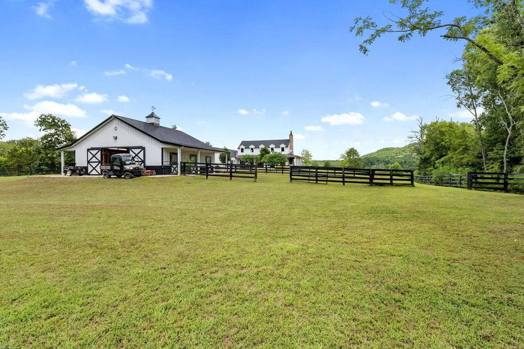 960 Jack Rakes Road Bradfordsville KY 40009