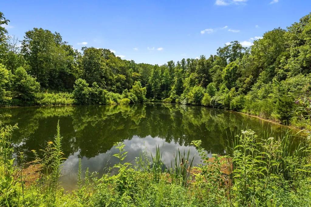 960 Jack Rakes Road Bradfordsville KY 40009