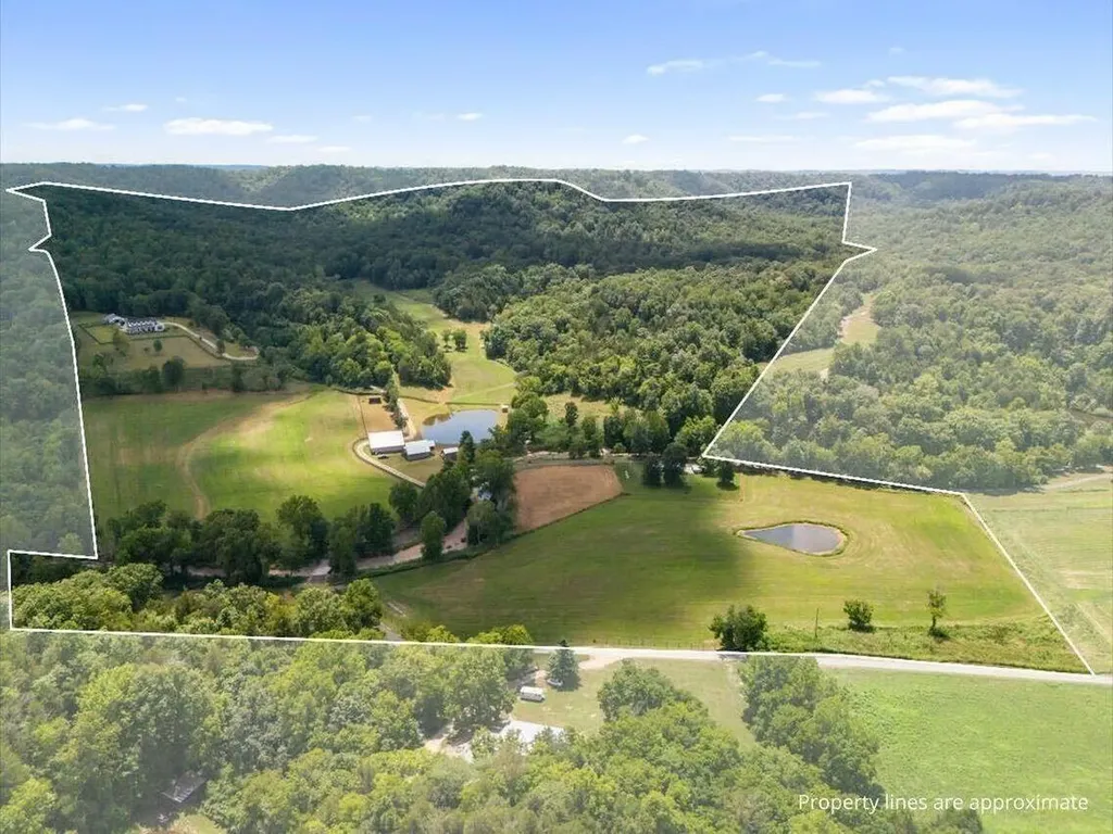 960 Jack Rakes Road Bradfordsville KY 40009