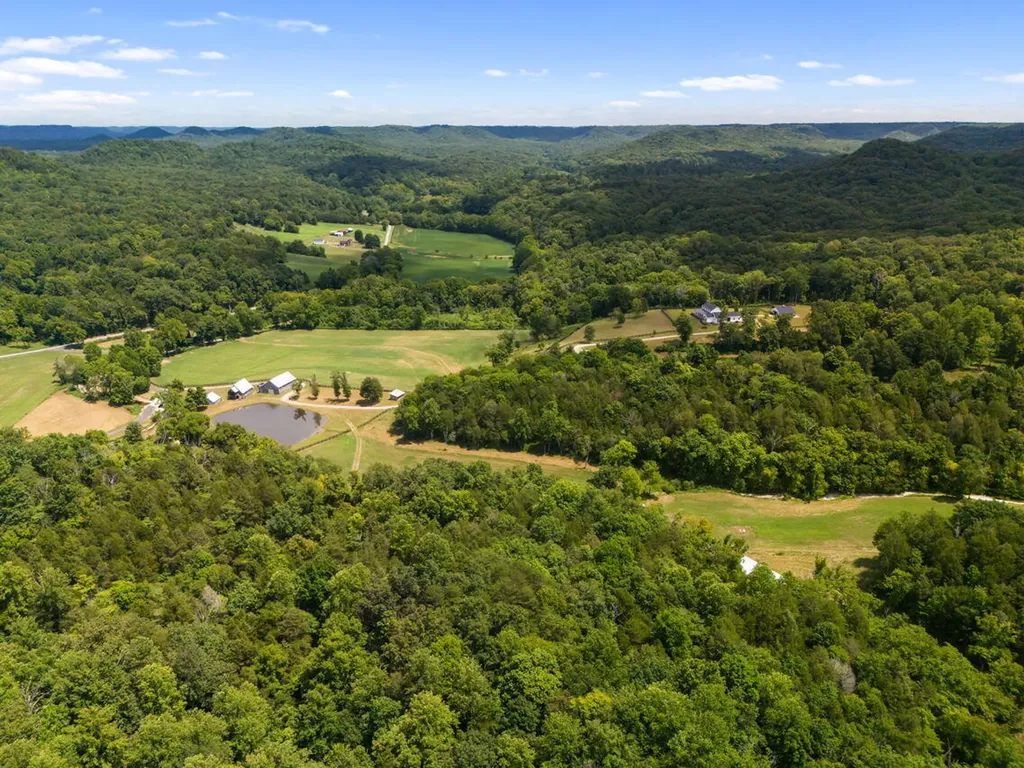 960 Jack Rakes Road Bradfordsville KY 40009