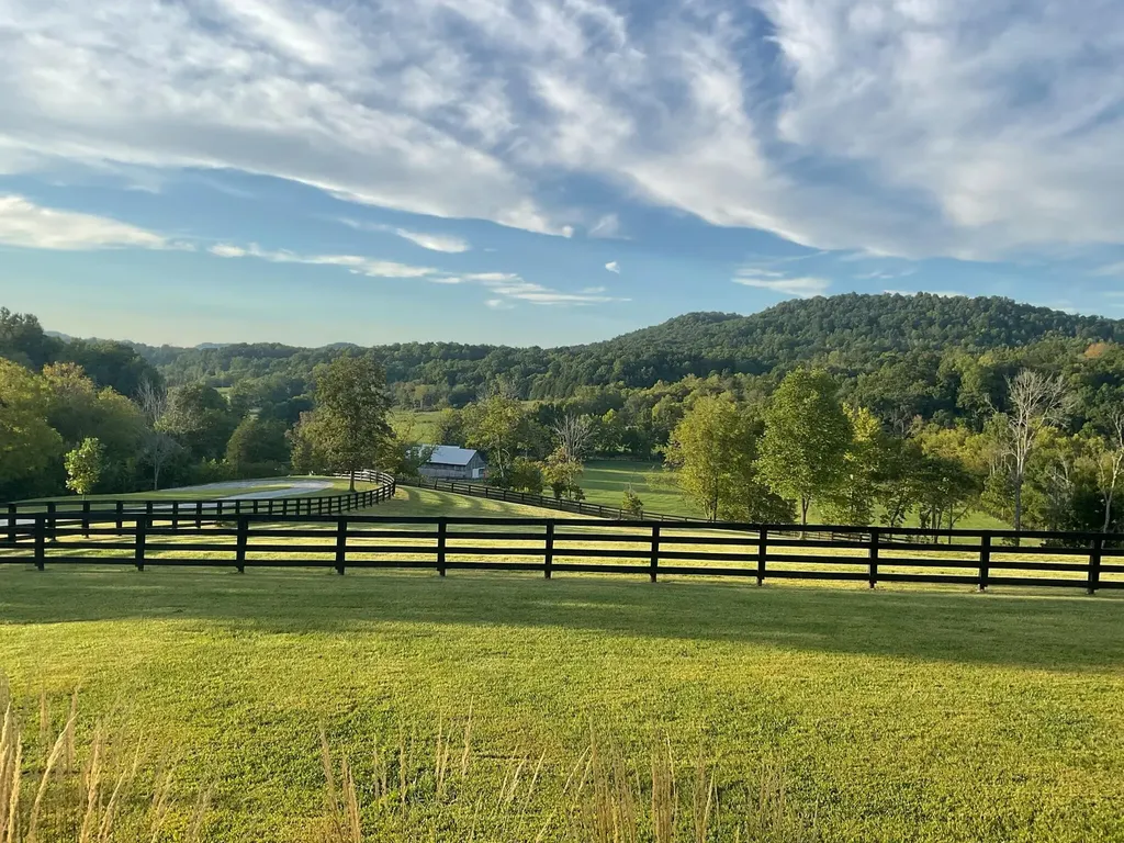 960 Jack Rakes Road Bradfordsville KY 40009