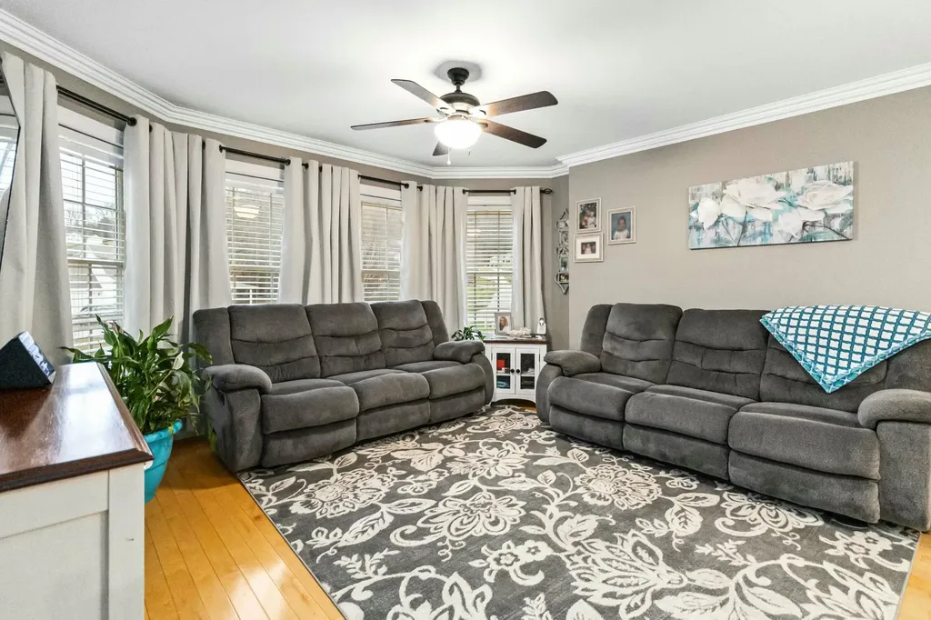31 Daisy Drive London KY 40744