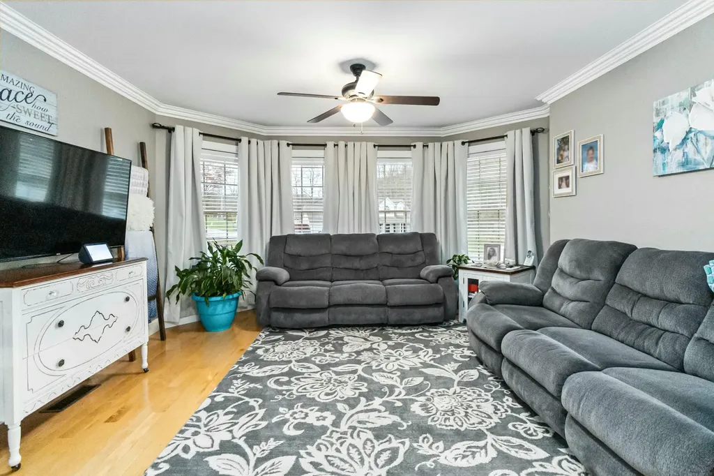 31 Daisy Drive London KY 40744