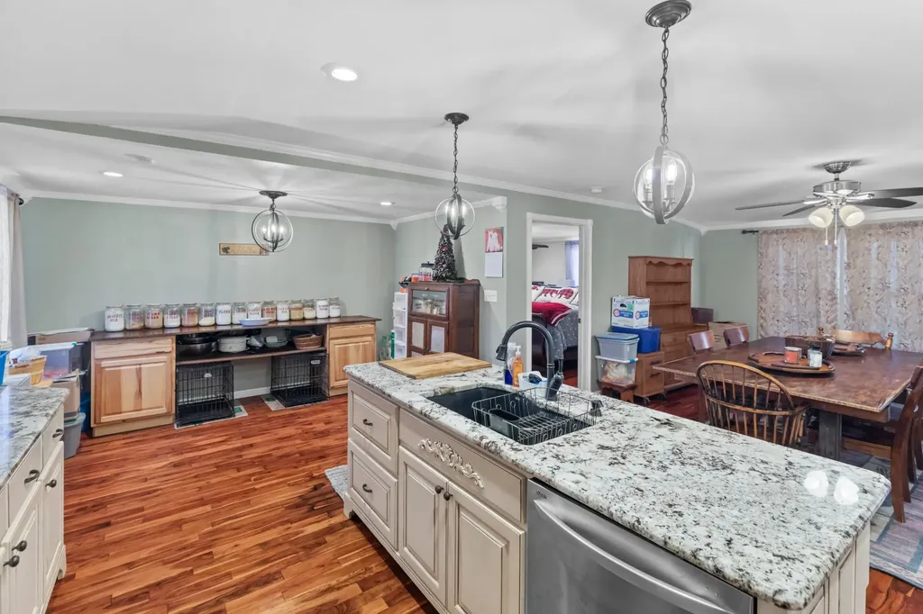 15379 State Highway 190 Pineville KY 40977