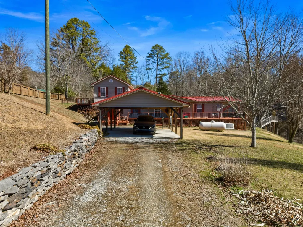 15379 State Highway 190 Pineville KY 40977