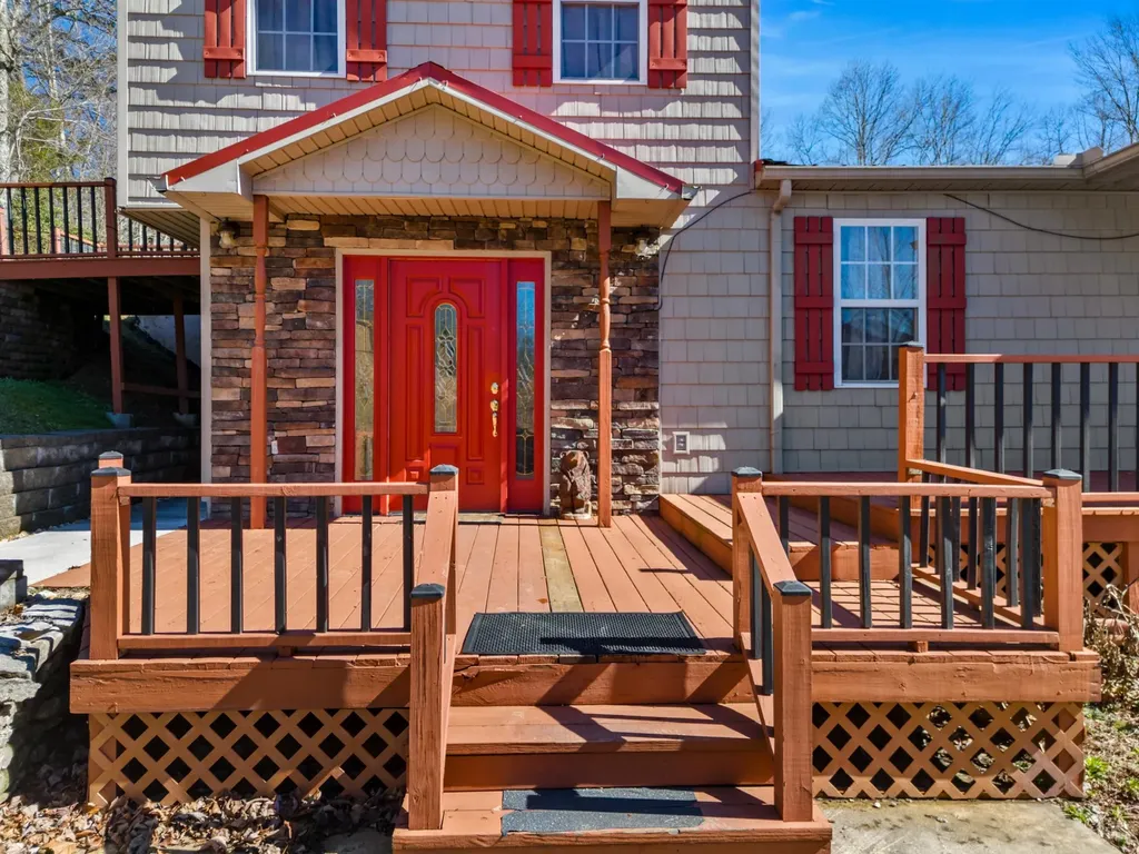 15379 State Highway 190 Pineville KY 40977