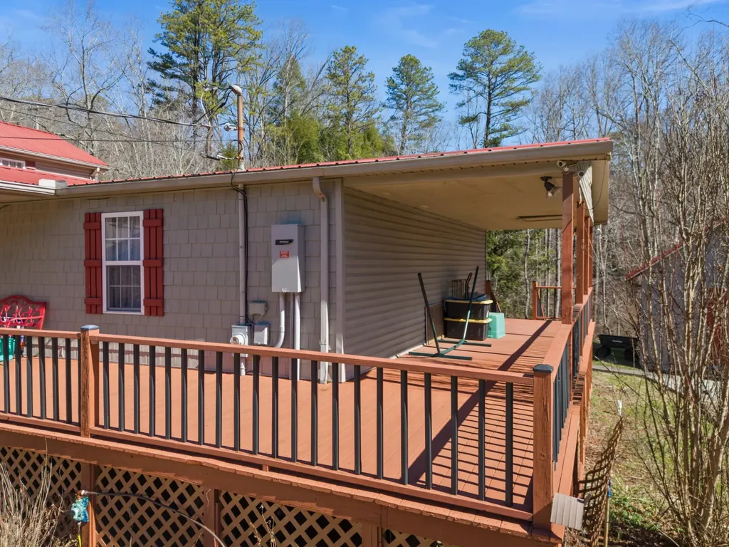 15379 State Highway 190 Pineville KY 40977