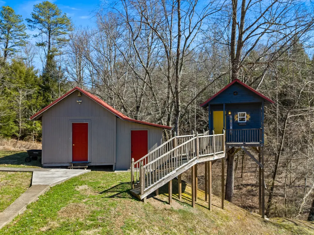 15379 State Highway 190 Pineville KY 40977