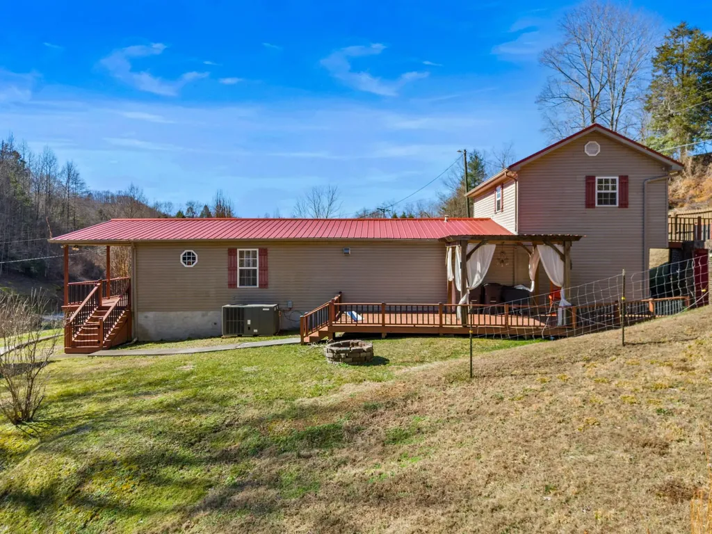 15379 State Highway 190 Pineville KY 40977