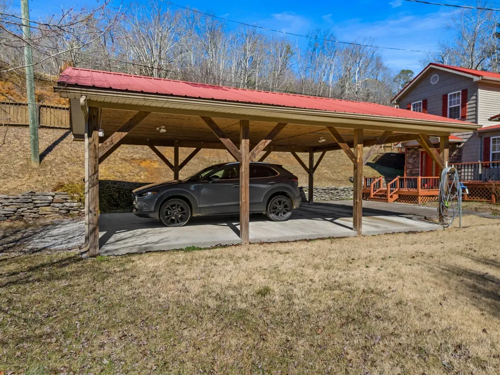15379 State Highway 190 Pineville KY 40977