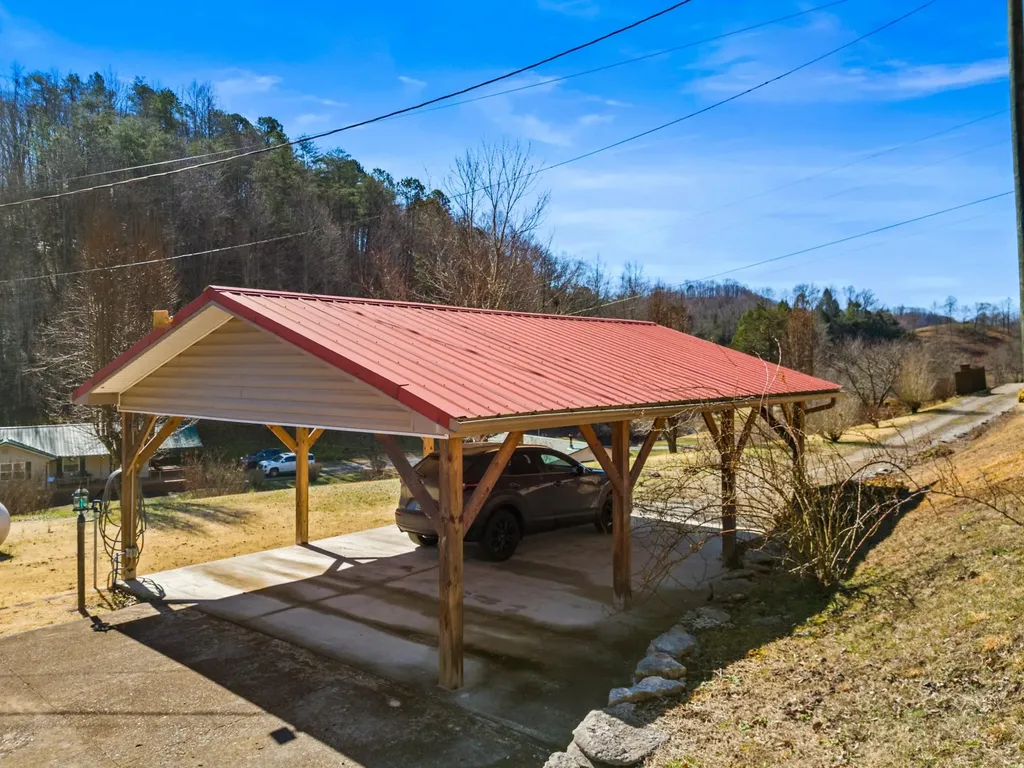 15379 State Highway 190 Pineville KY 40977