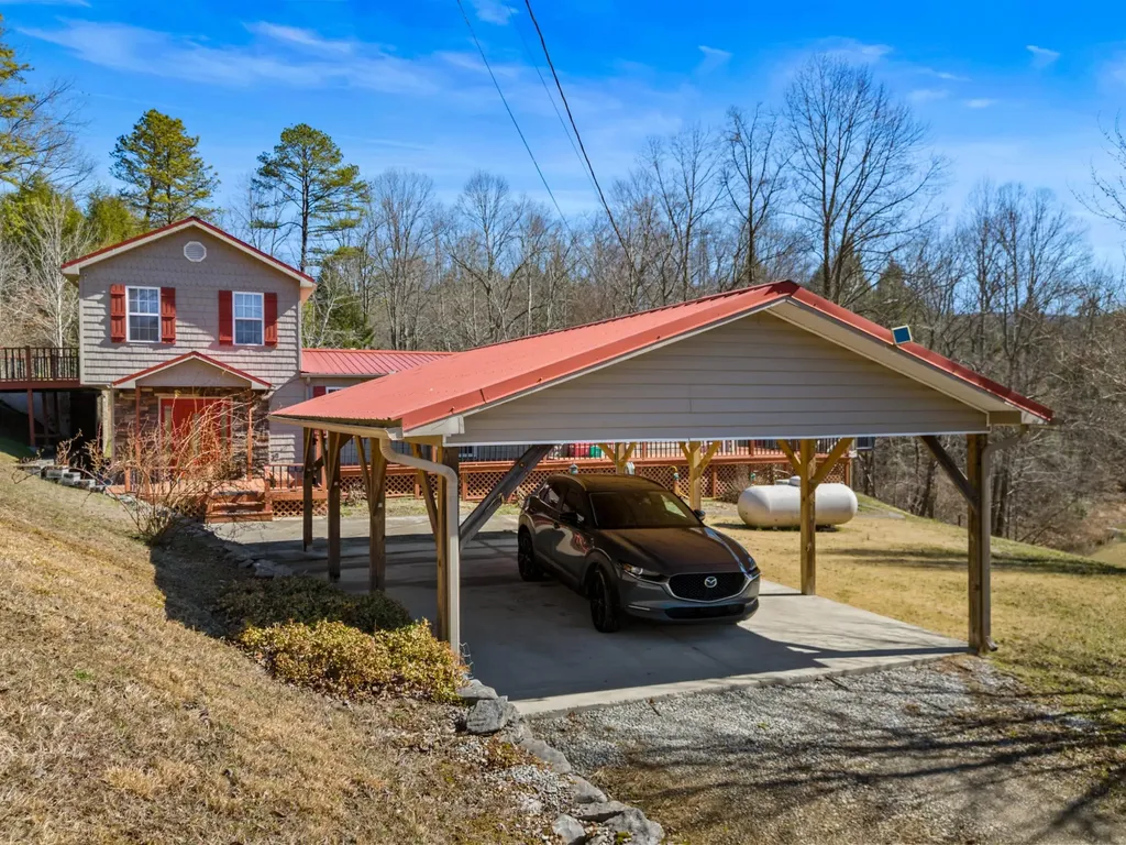 15379 State Highway 190 Pineville KY 40977