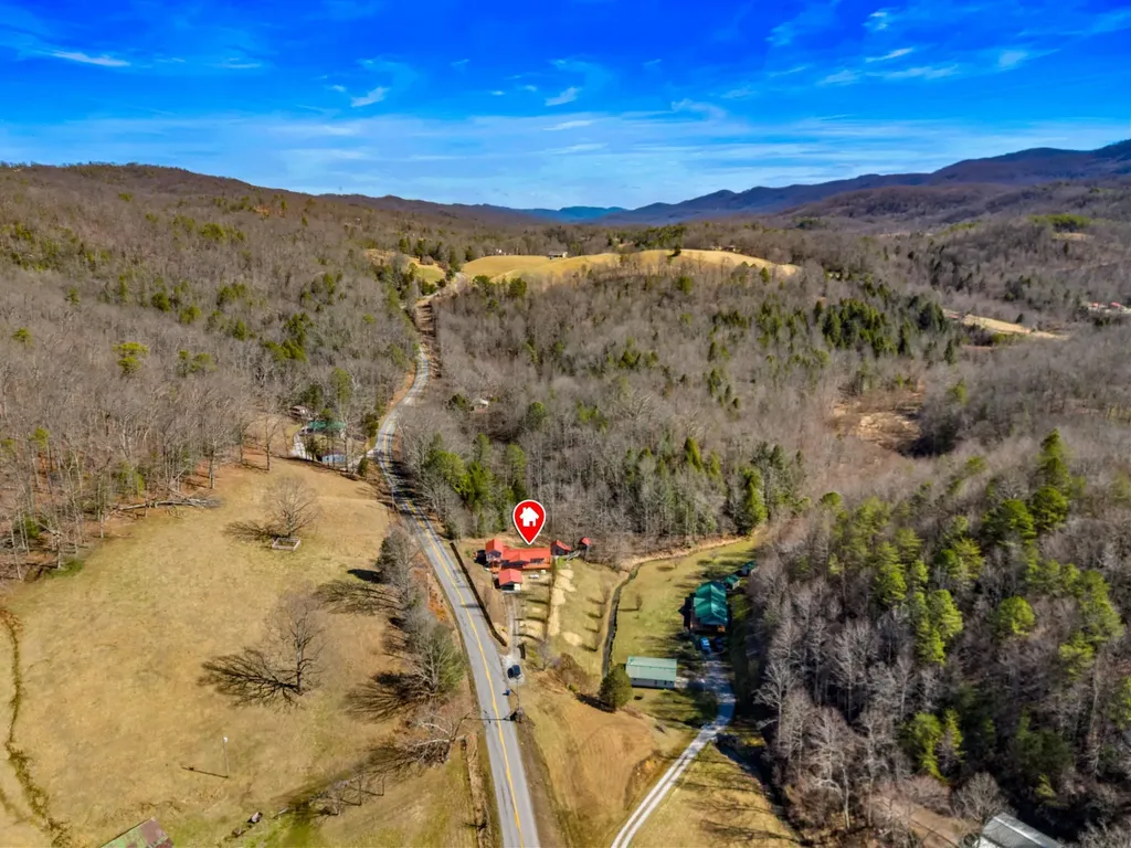 15379 State Highway 190 Pineville KY 40977