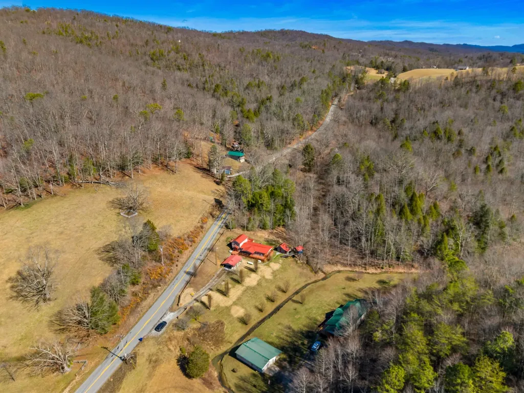 15379 State Highway 190 Pineville KY 40977