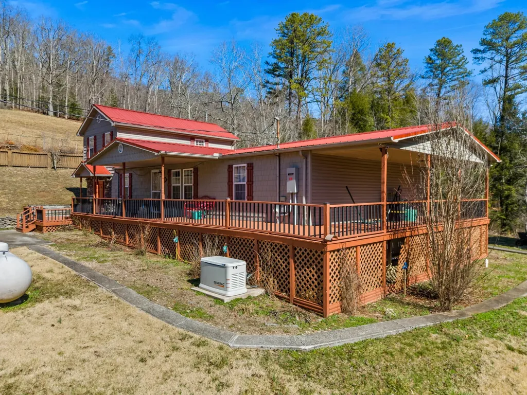 15379 State Highway 190 Pineville KY 40977