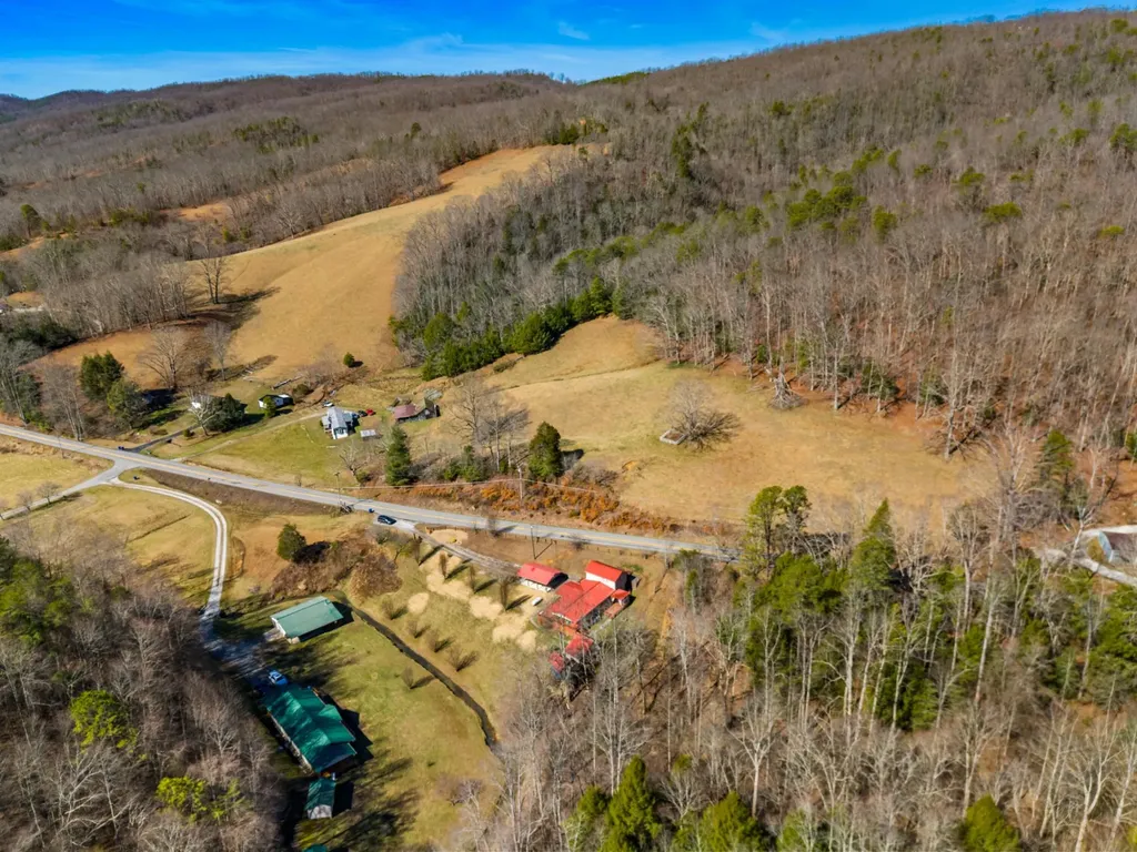 15379 State Highway 190 Pineville KY 40977