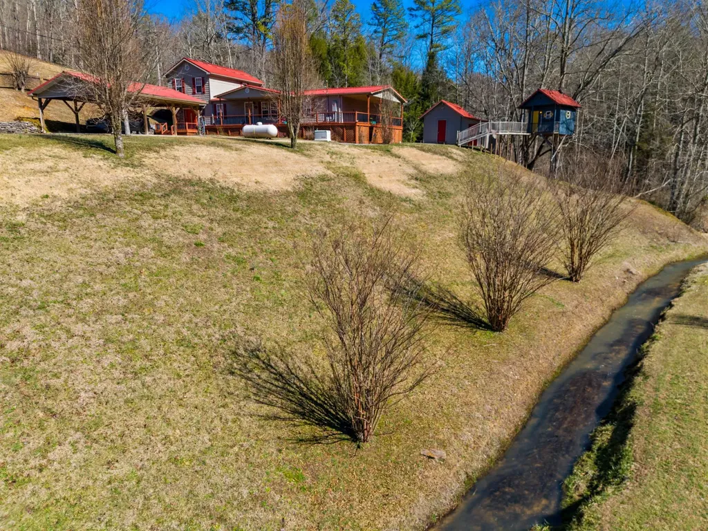 15379 State Highway 190 Pineville KY 40977