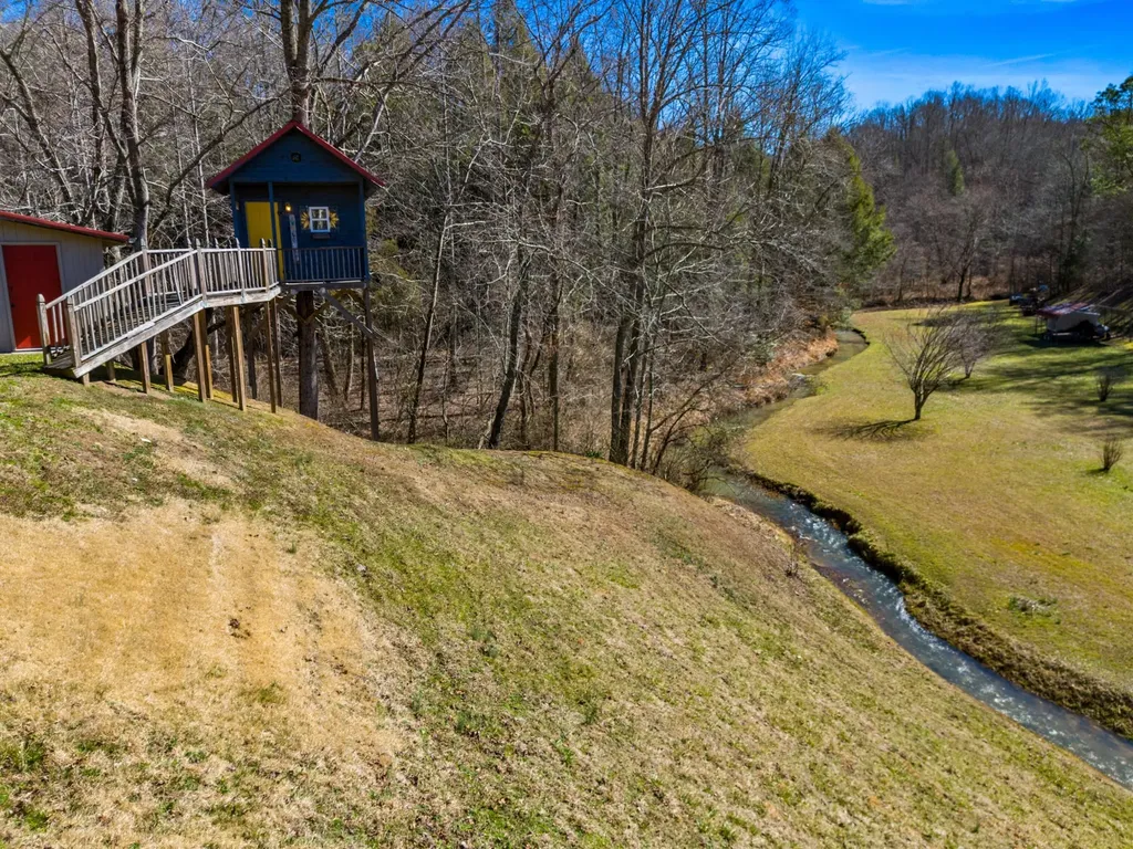 15379 State Highway 190 Pineville KY 40977