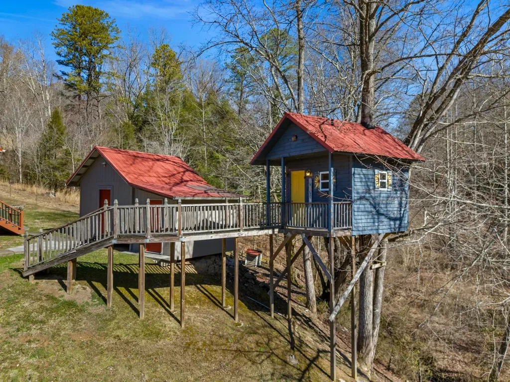 15379 State Highway 190 Pineville KY 40977