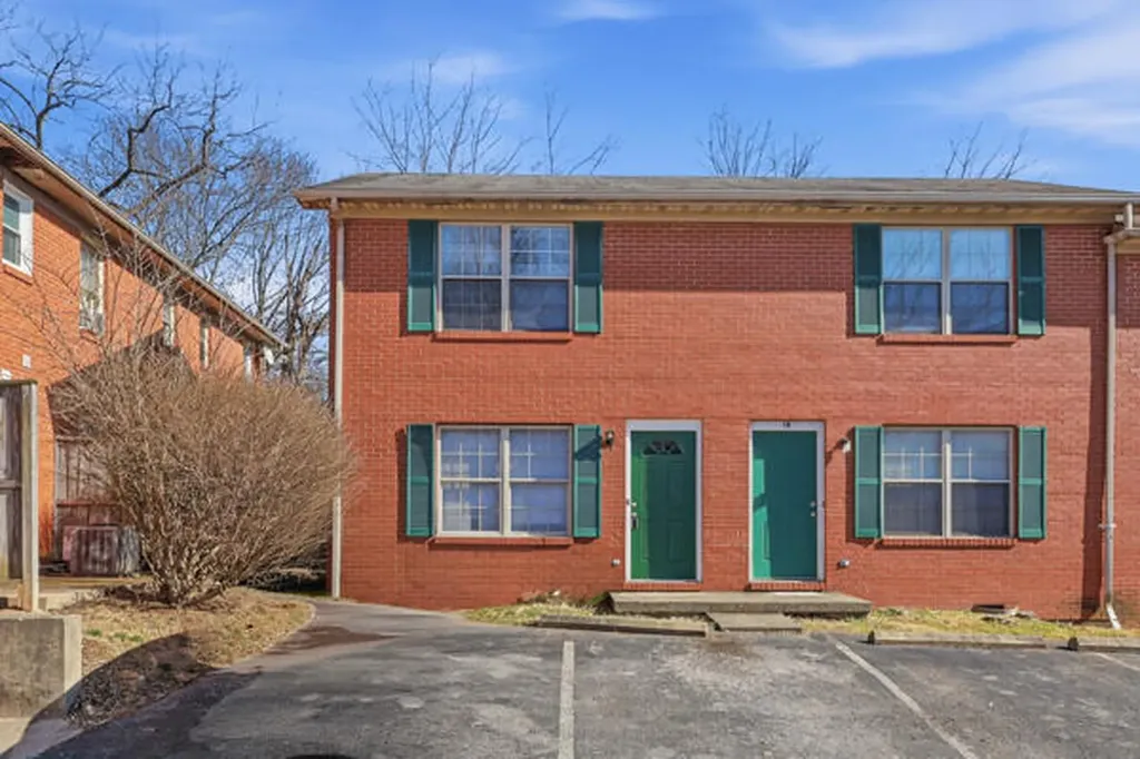 305 Lake Street Nicholasville KY 40356