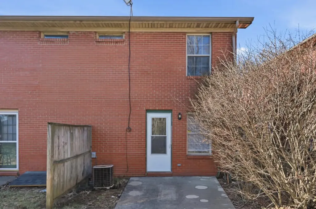 305 Lake Street Nicholasville KY 40356