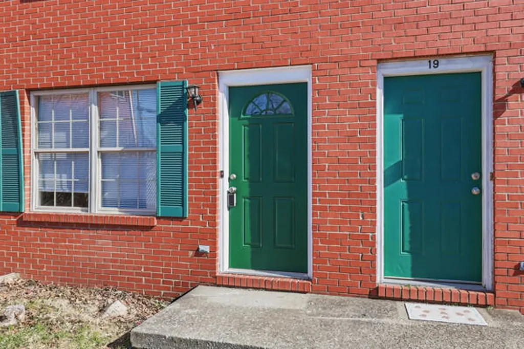 305 Lake Street Nicholasville KY 40356