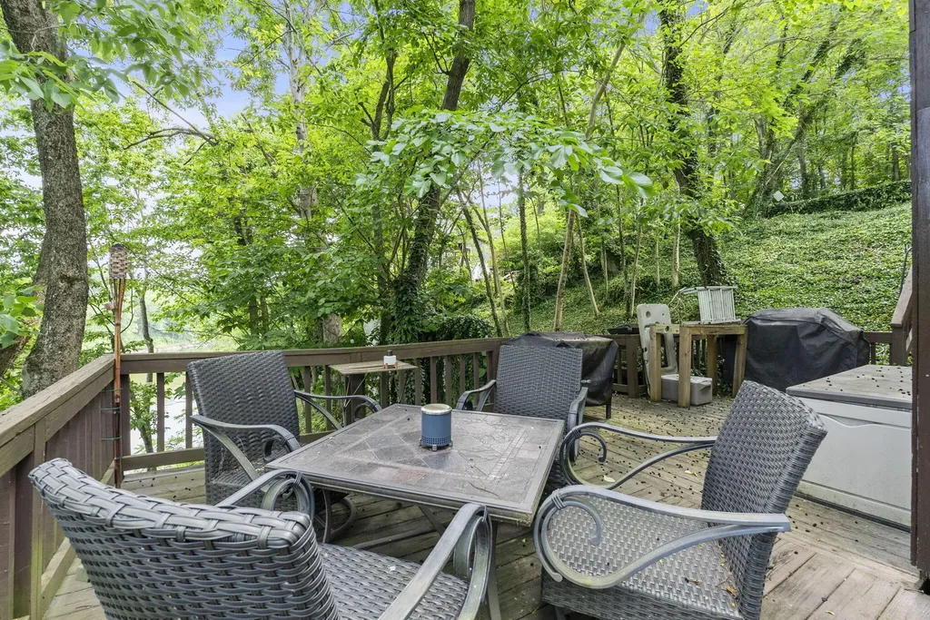 1686 Wells Landing Road Danville KY 40422