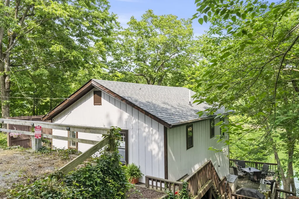 1686 Wells Landing Road Danville KY 40422