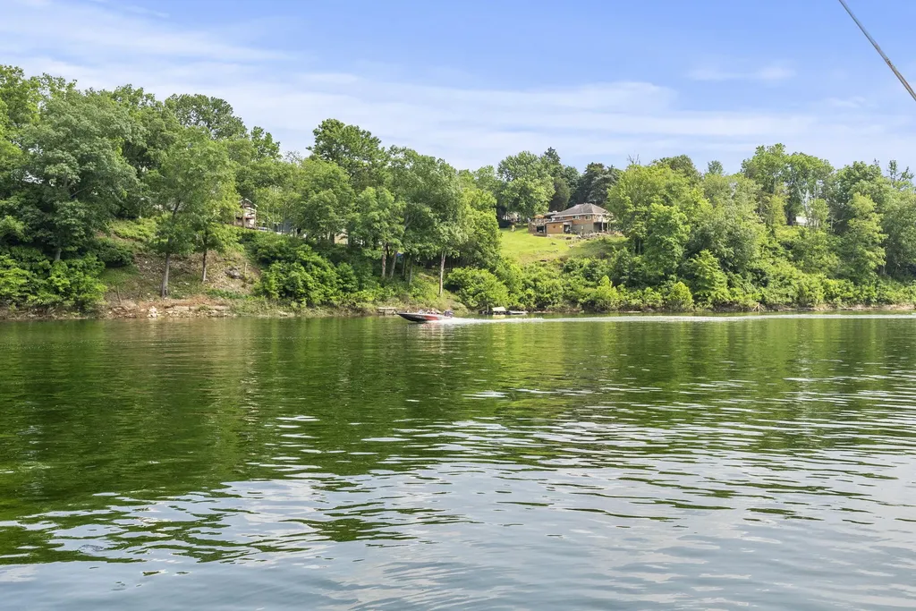 1686 Wells Landing Road Danville KY 40422
