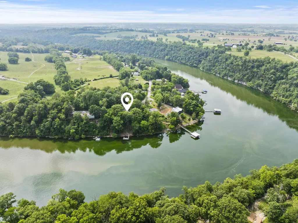 1686 Wells Landing Road Danville KY 40422
