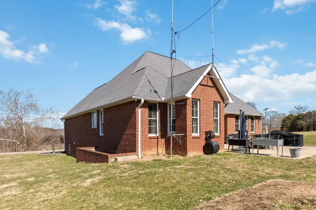 231 Colson Drive Bronston KY 42518