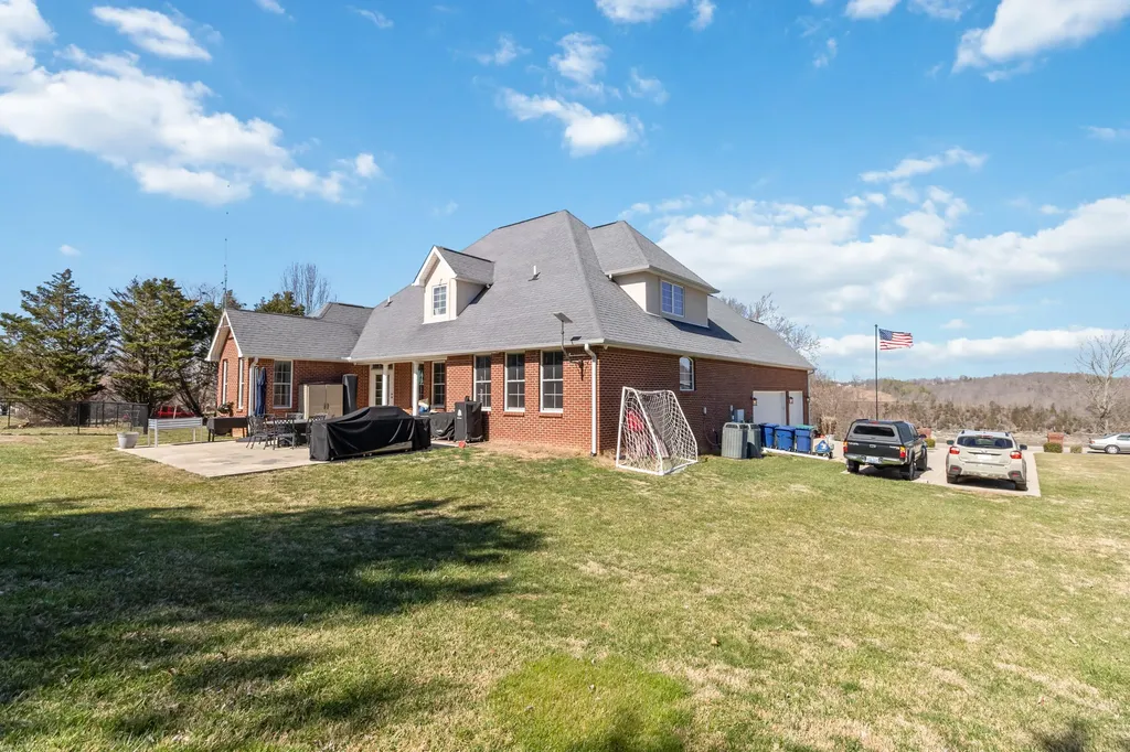 231 Colson Drive Bronston KY 42518