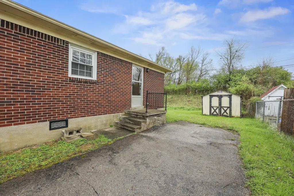 114 Edgewood Drive Frankfort KY 40601