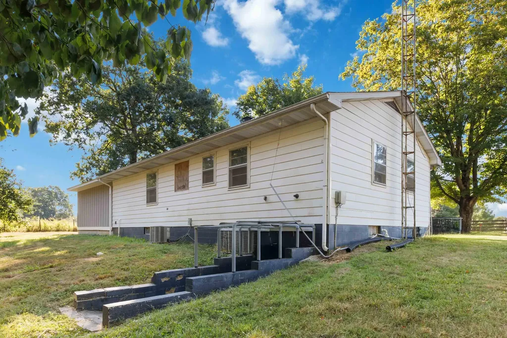 1466 Webb Ridge Road Russell Springs KY 42642