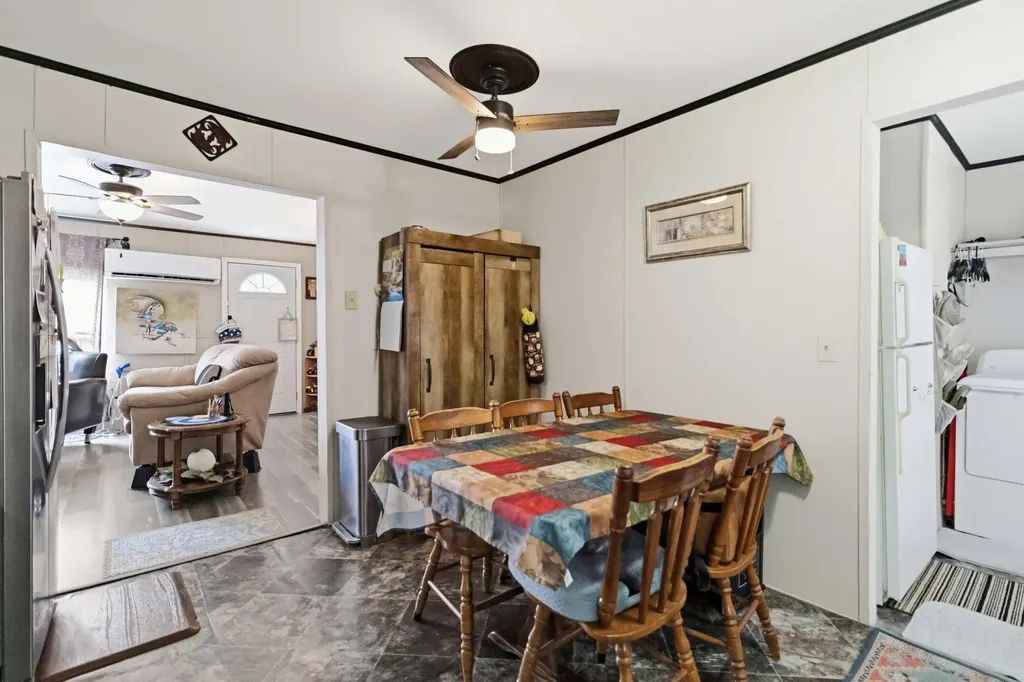 1072 Dry Branch Road Irvine KY 40336