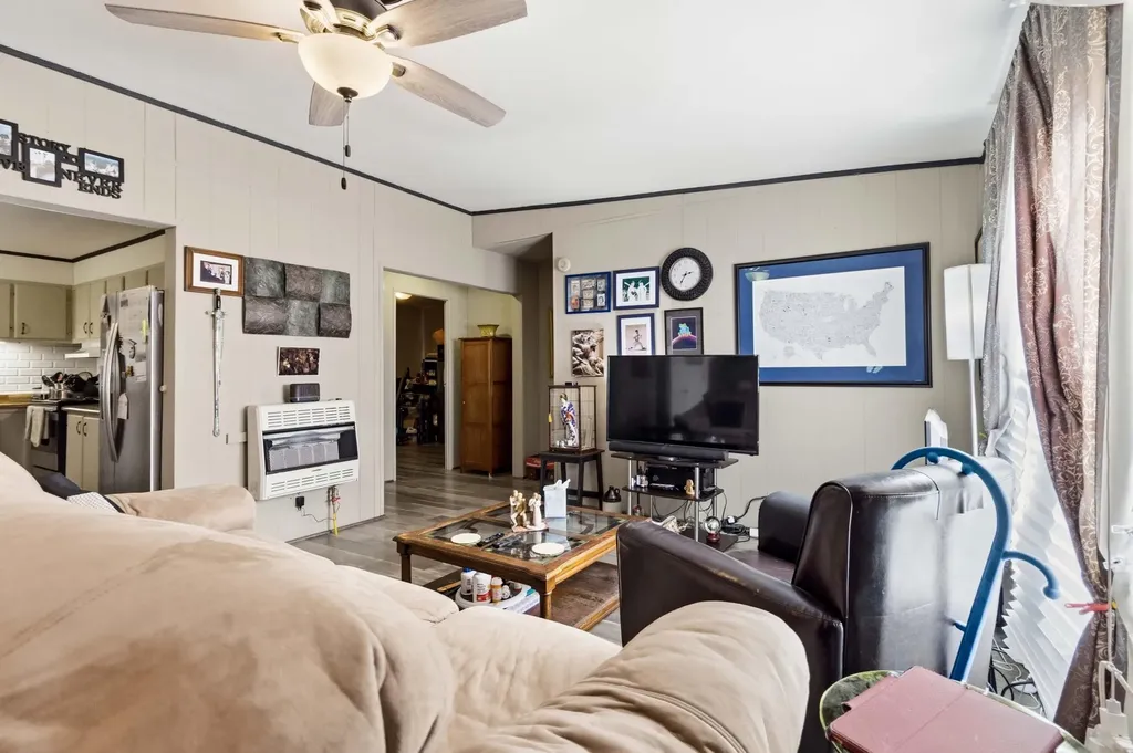 1072 Dry Branch Road Irvine KY 40336