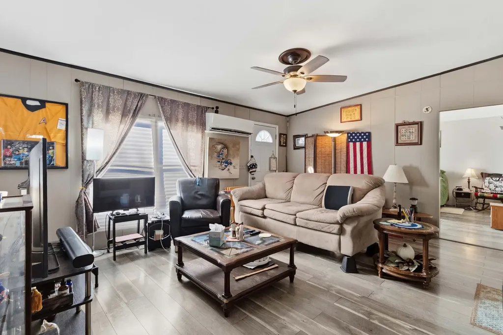 1072 Dry Branch Road Irvine KY 40336