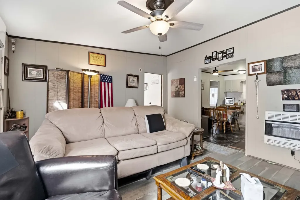 1072 Dry Branch Road Irvine KY 40336
