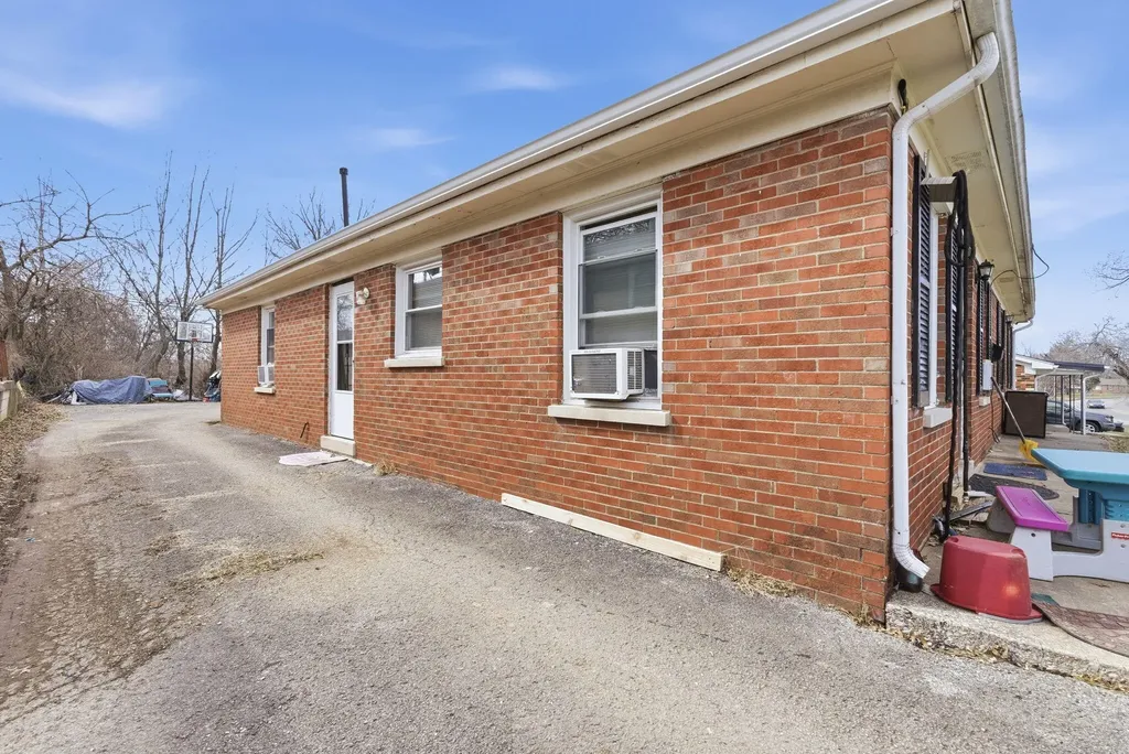 2251/2253 Alexandria Drive Lexington KY 40504