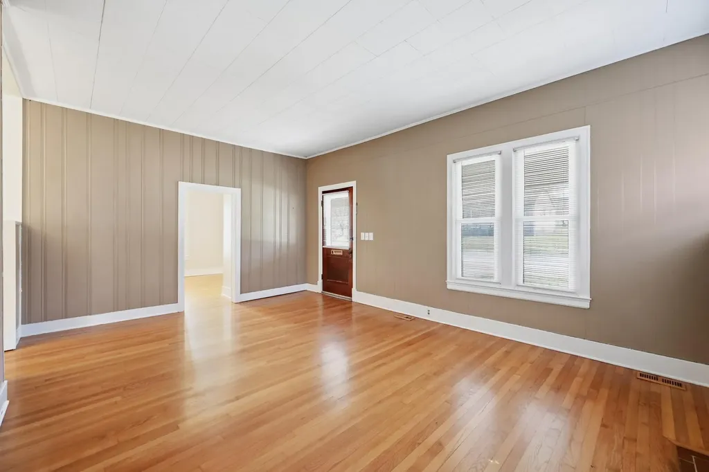 104 S Walnut Street Wilmore KY 40390
