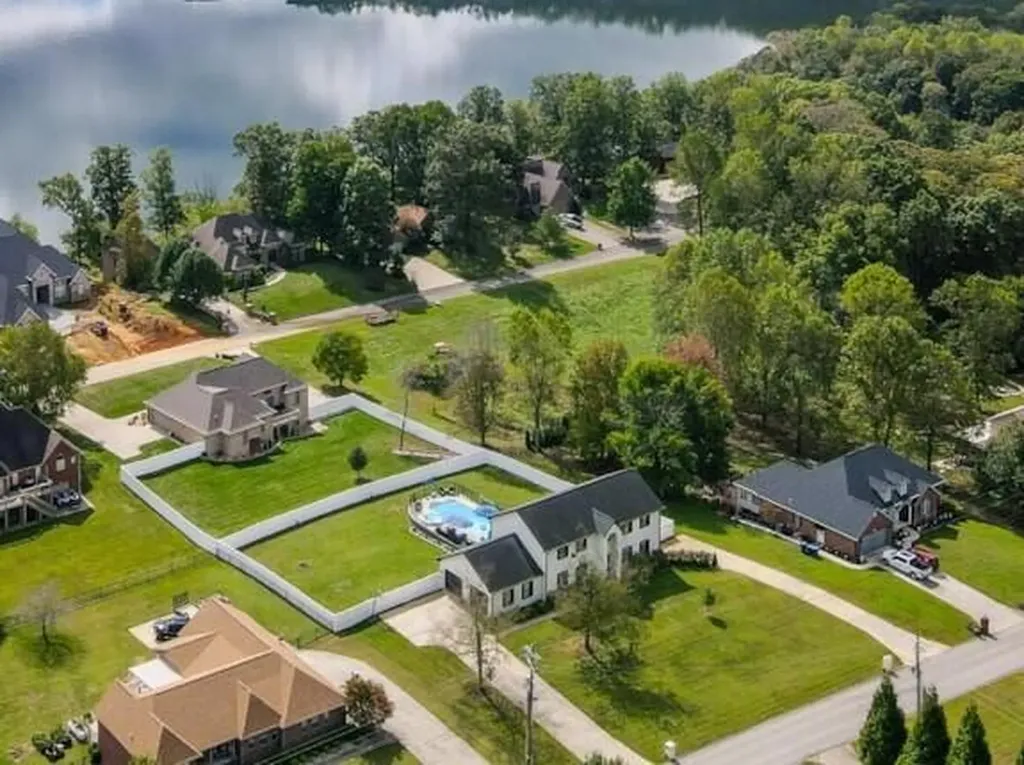 286 Lake Forest Drive Somerset KY 42503